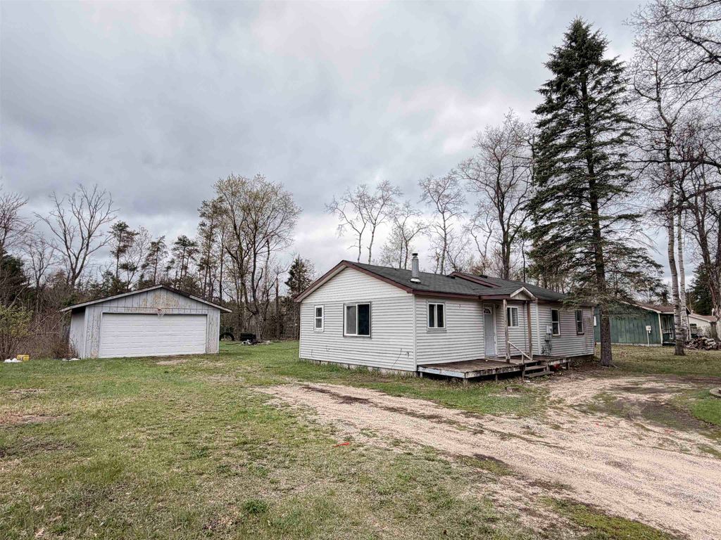 Photo of 5081 W Navajo Trail, Harrison, MI 48625 (MLS # 50205580)