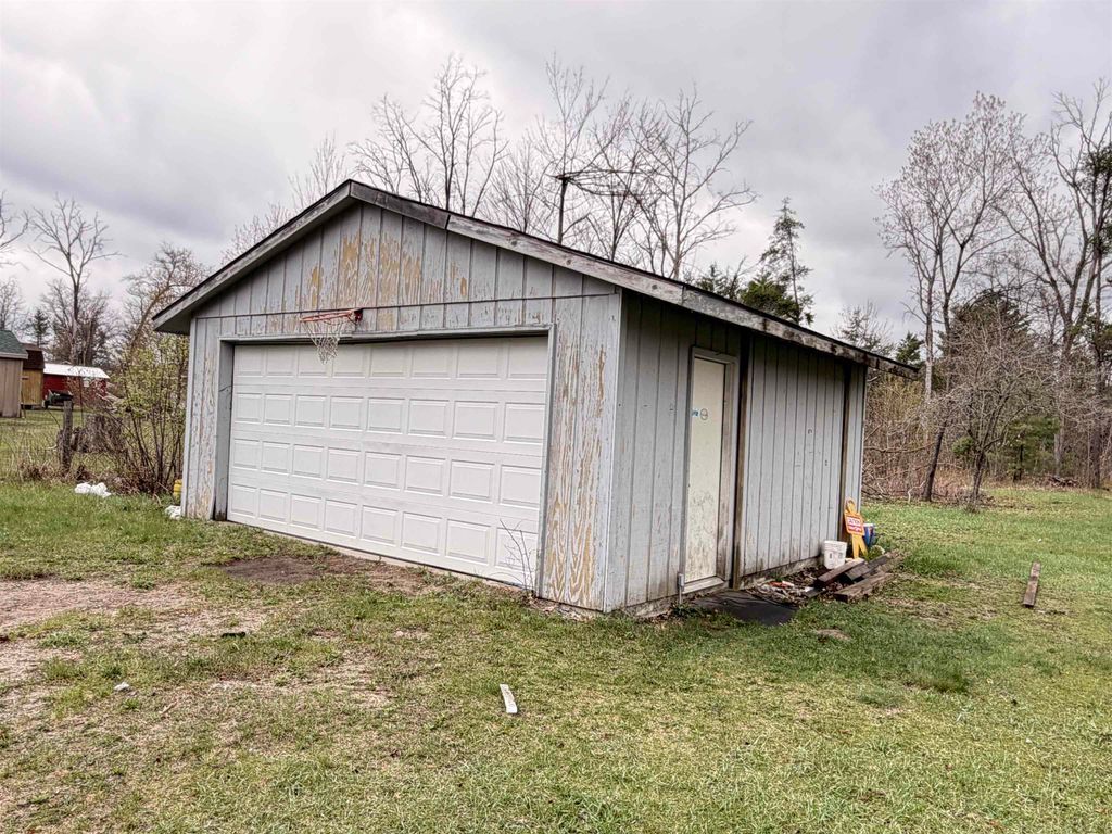 Photo of 5081 W Navajo Trail, Harrison, MI 48625 (MLS # 50205580)