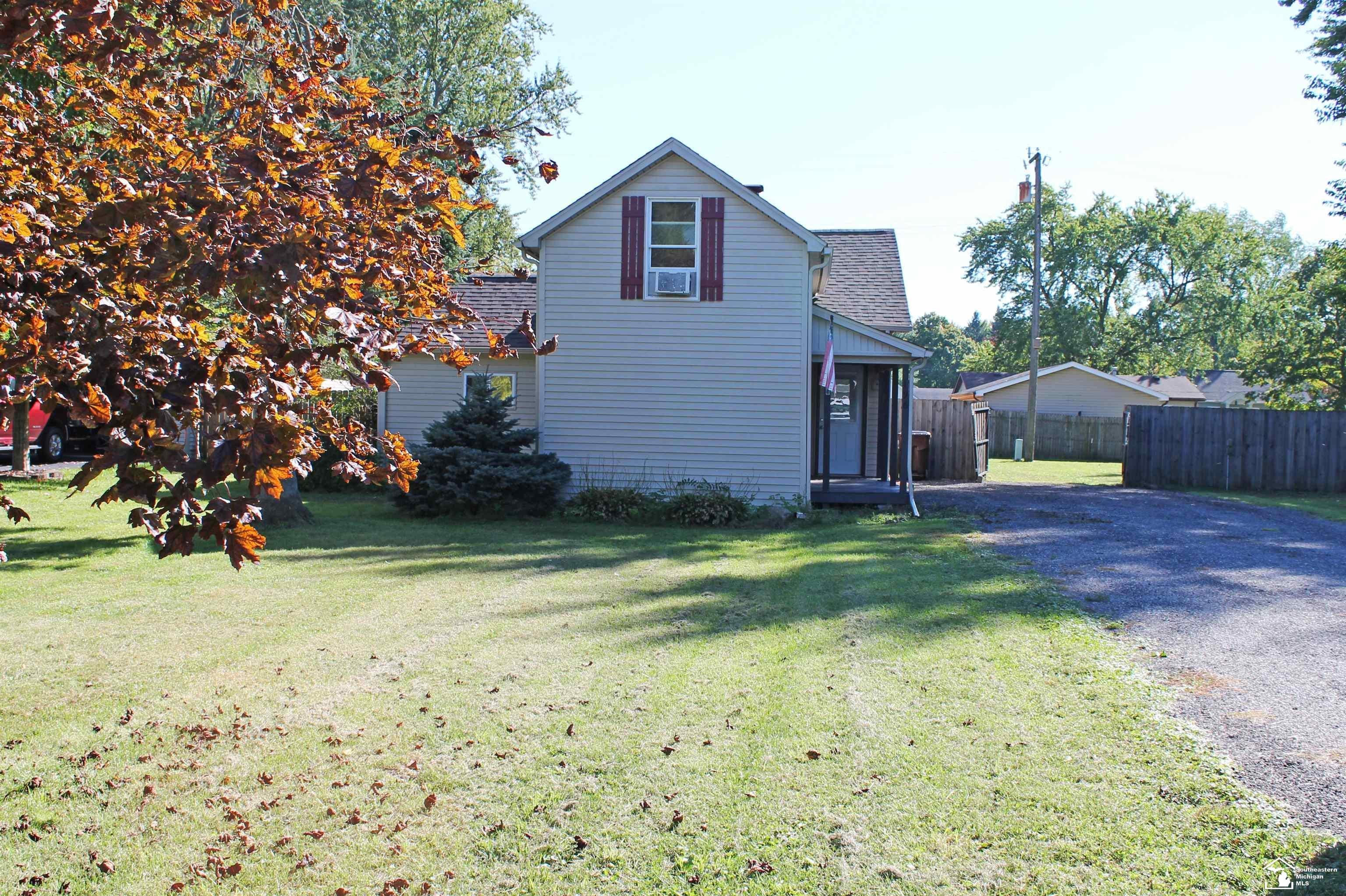 196 E Walnut Road