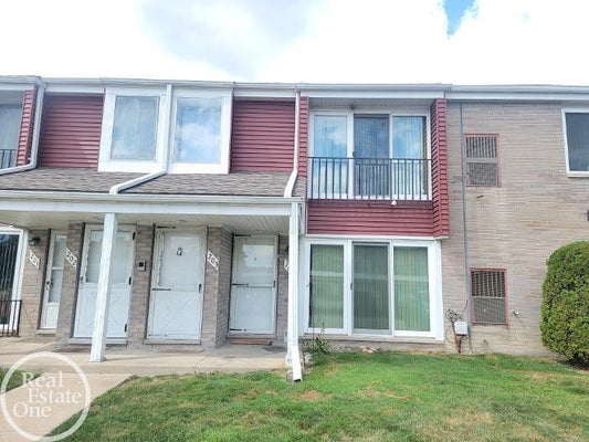 203 SUNSET LN, SAINT CLAIR SHORES, MI 48082 - Image ba5675ce992a35b738d2afbf6bfc4a10/2947006347