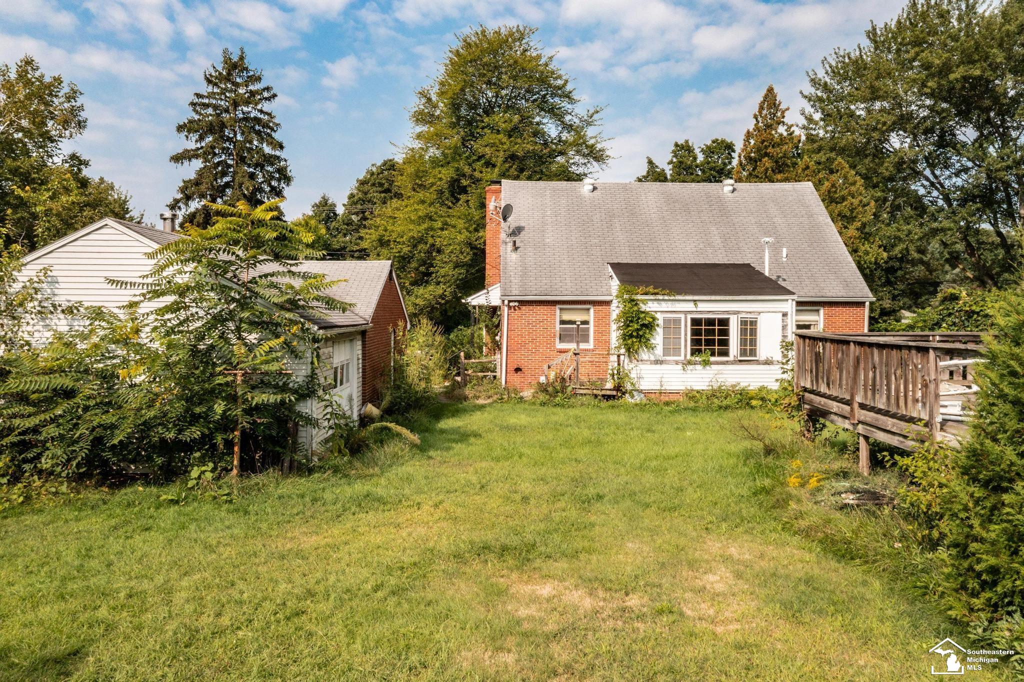 6644 Douglas Road