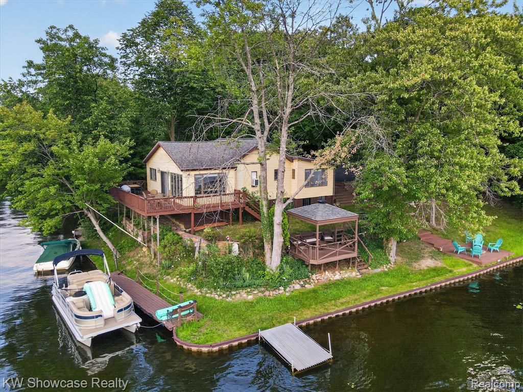 11438 RIVERBANK Lane