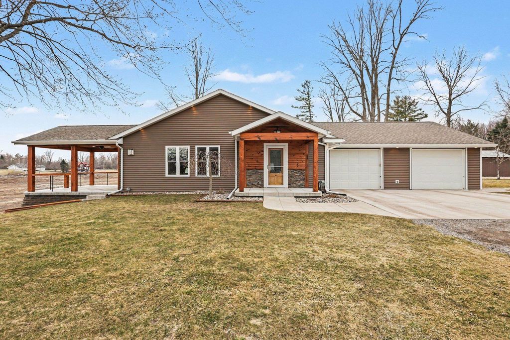 Photo of 777 Quillette Drive, Beaverton, MI 48612 (MLS # 50202954)