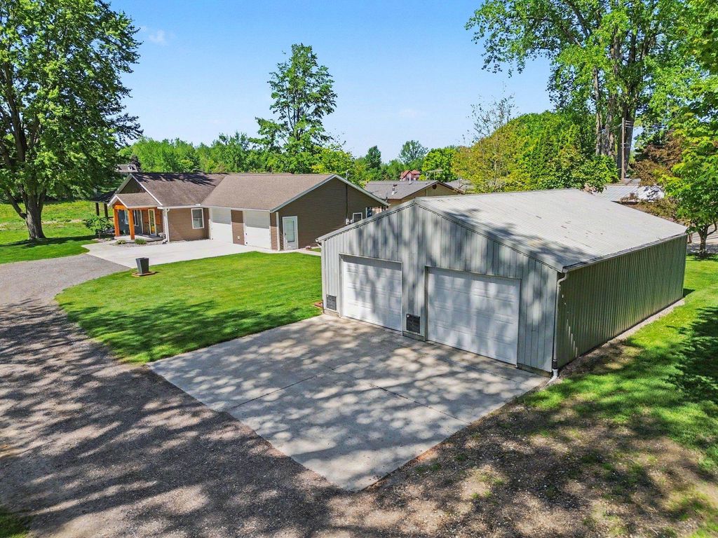Photo of 777 Quillette Drive, Beaverton, MI 48612 (MLS # 50202954)