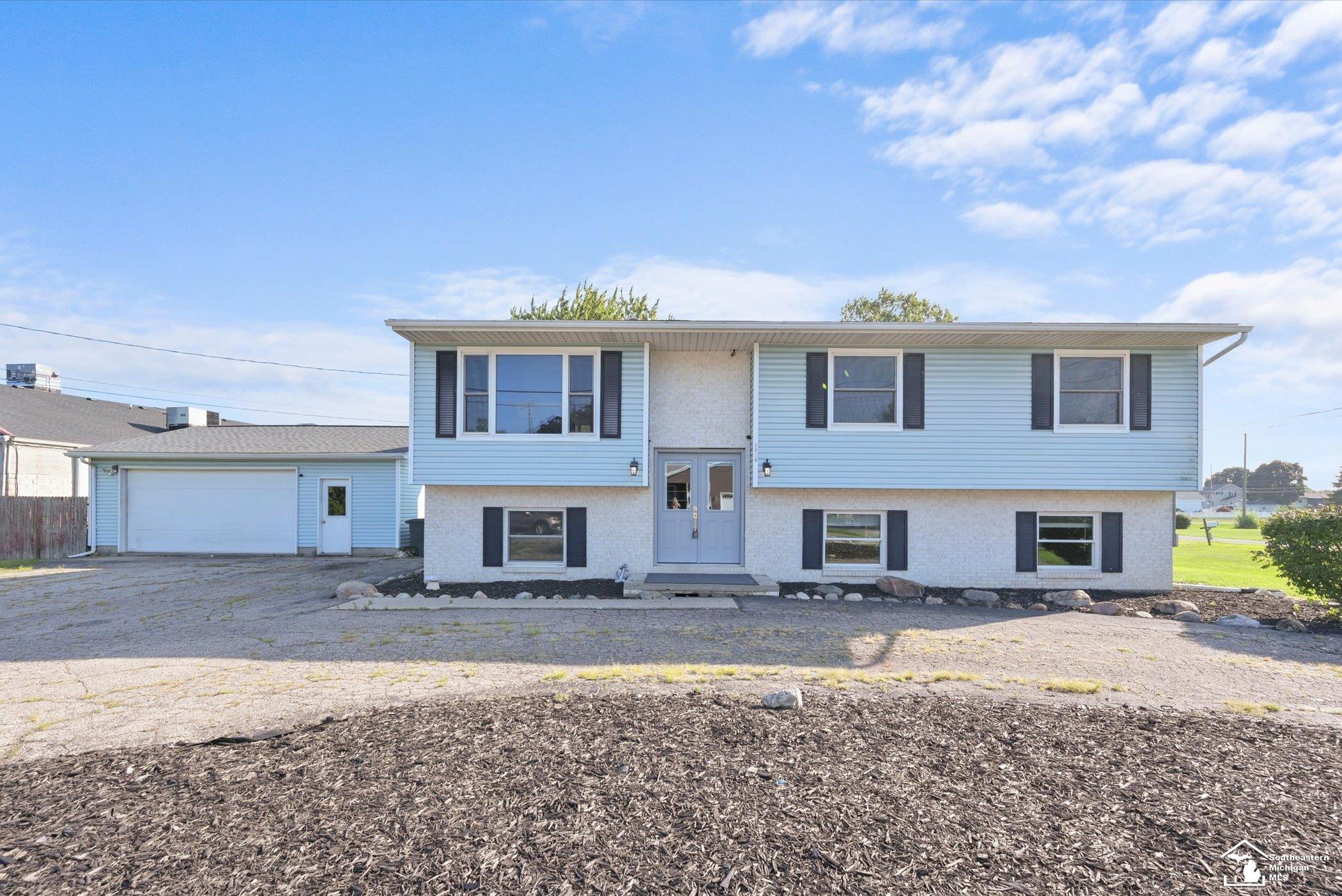 5405 PLUM CREEK Drive