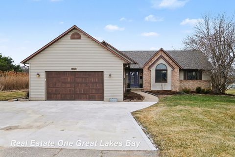 Photo of 2024 Montague Road, Davison, MI 48423 (MLS # 50201951)