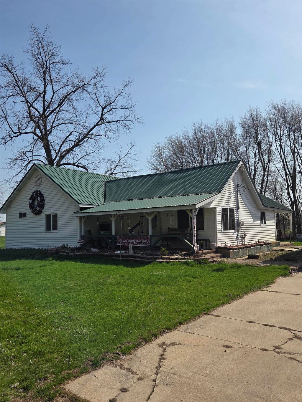 Photo of 1066 Oberlin Road, Gladwin, MI 48624 (MLS # 50205392)