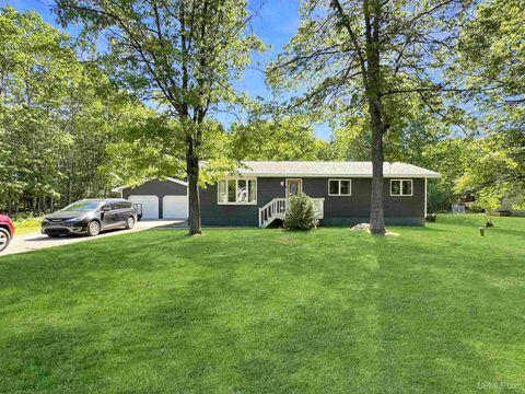 Photo of 8298 E Burntwood P.25 Drive, Gladstone, MI 49837 (MLS # 50212680)