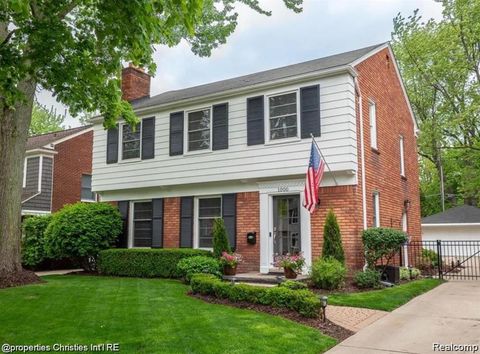 Photo of 1000 Northlawn Boulevard, Birmingham, MI 48009 (MLS # 60981465)