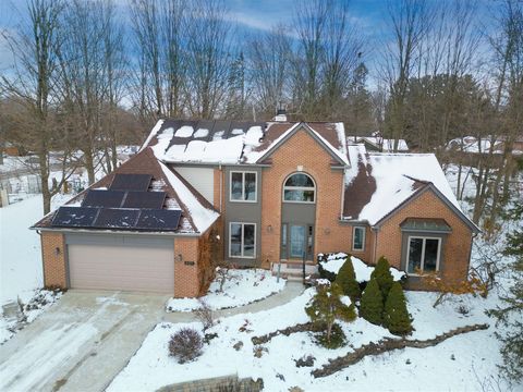 Photo of 825 Brookside Drive, Ann Arbor, MI 48105 (MLS # 70508846)