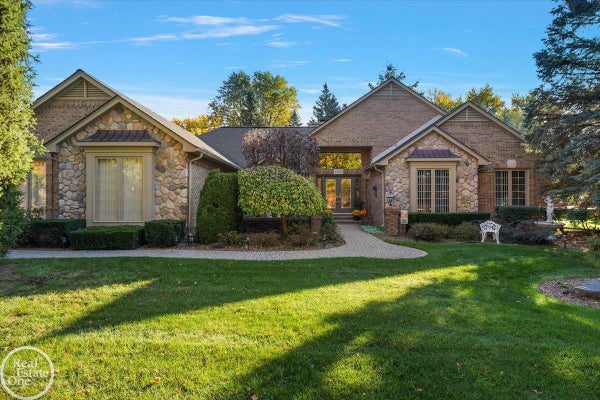 53086 SHANELLE LN, SHELBY TOWNSHIP, MI 48315 - Image be2273f02c86a66b2b8a02a66482544a/704514406