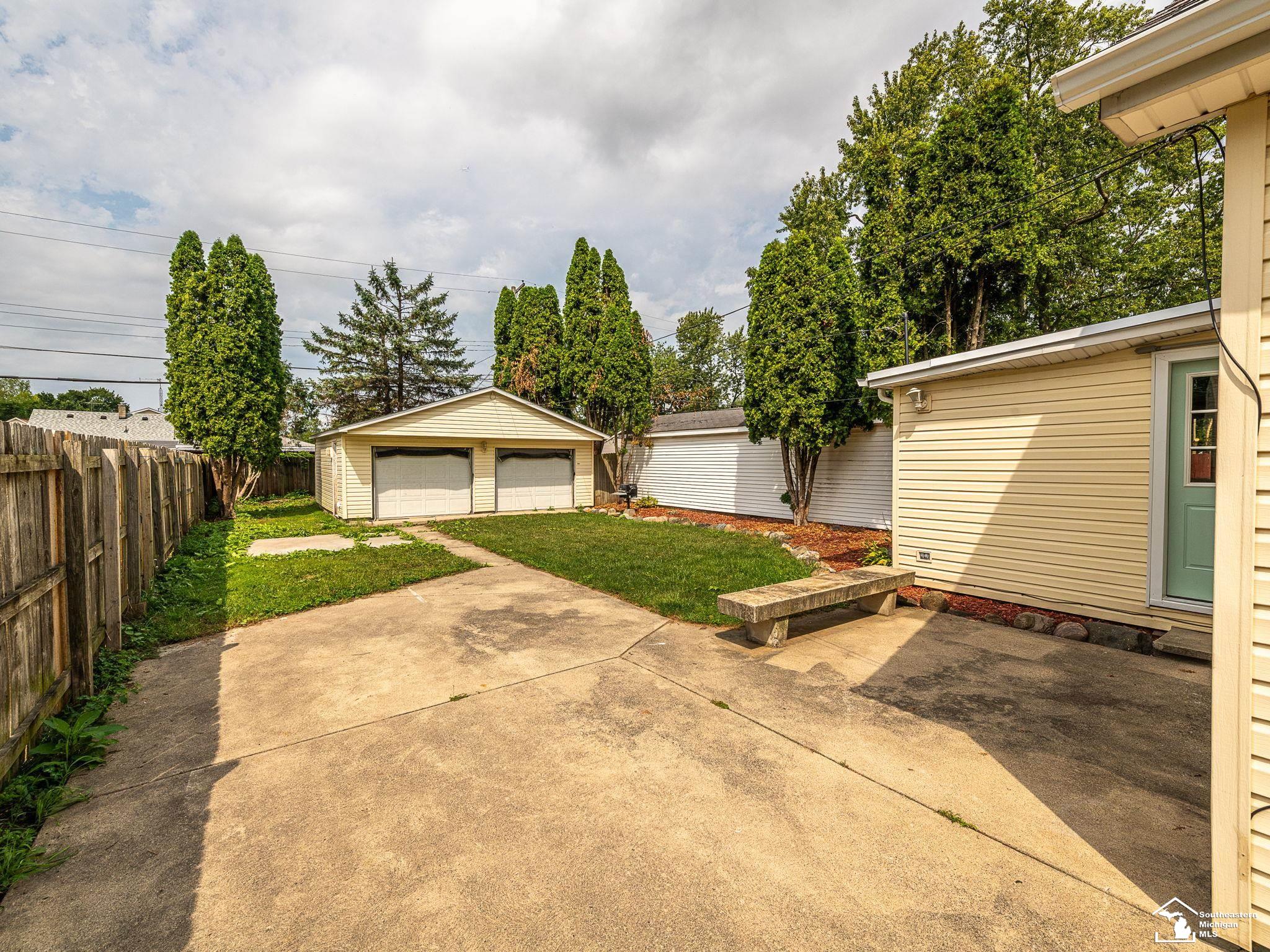 1214 Bacon Street
