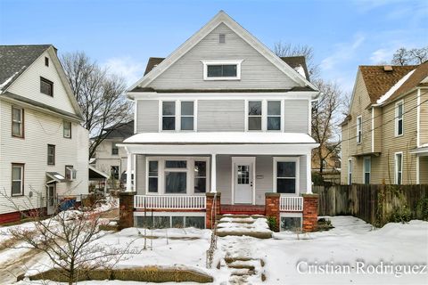 Photo of 853 Geneva Avenue, Grand Rapids, MI 49507 (MLS # 70509008)