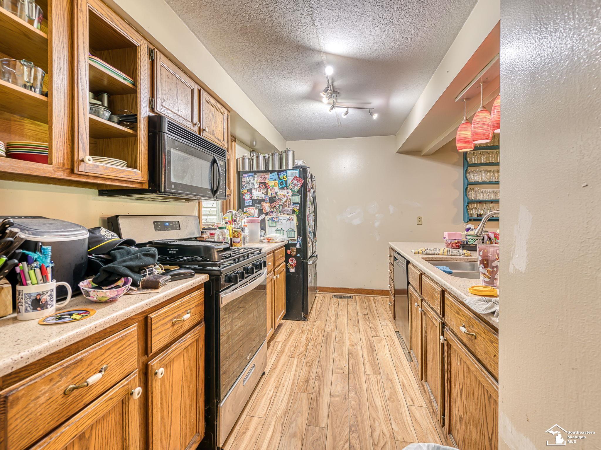 1689 W Rauch Road