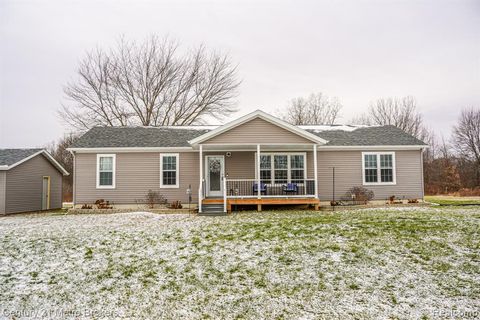 Photo of 6449 Oliver Road, Fostoria, MI 48435 (MLS # 60960026)