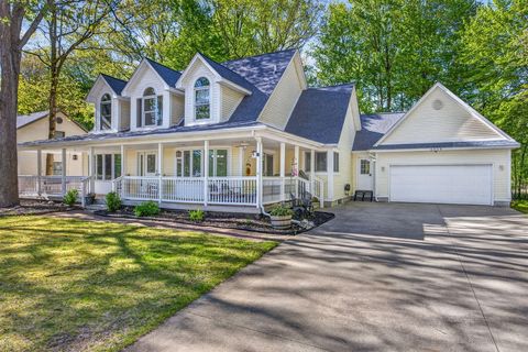 Photo of 6908 Club House Drive, Canadian Lakes, MI 49346 (MLS # 70534020)