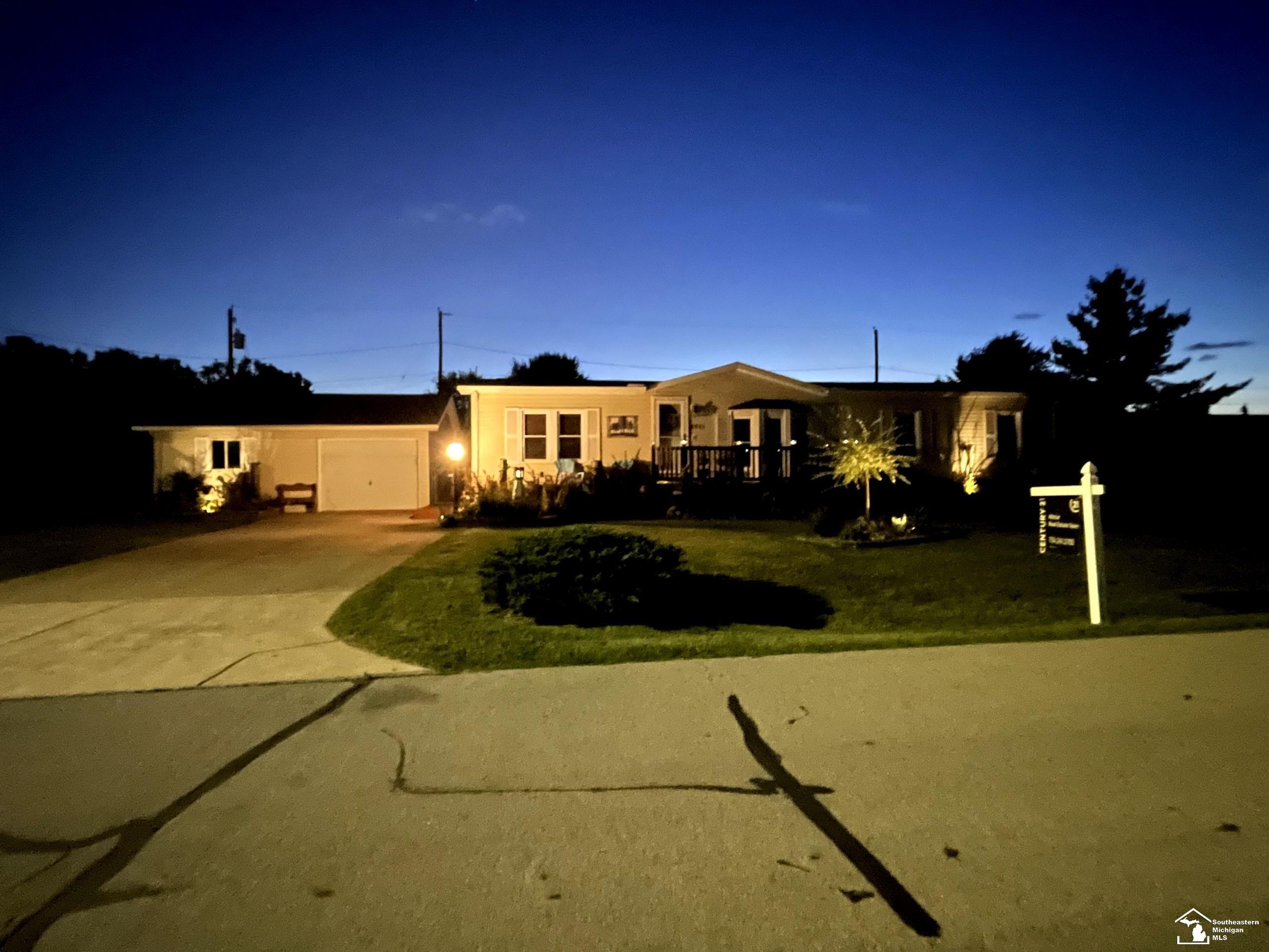 4915 Elm Street