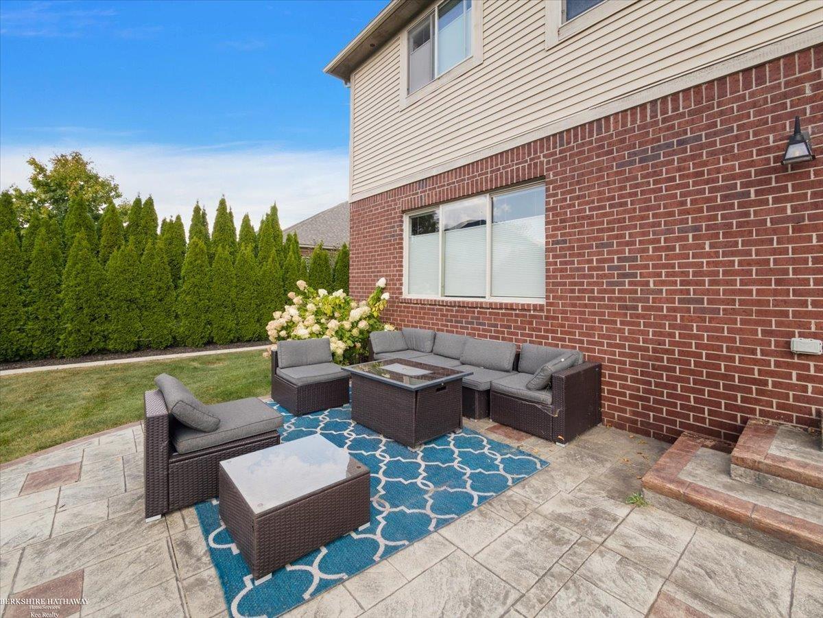 Harrison Twp, Michigan 48045, United States, 4 Bedrooms Bedrooms, ,3 BathroomsBathrooms,Residential,Active,227178