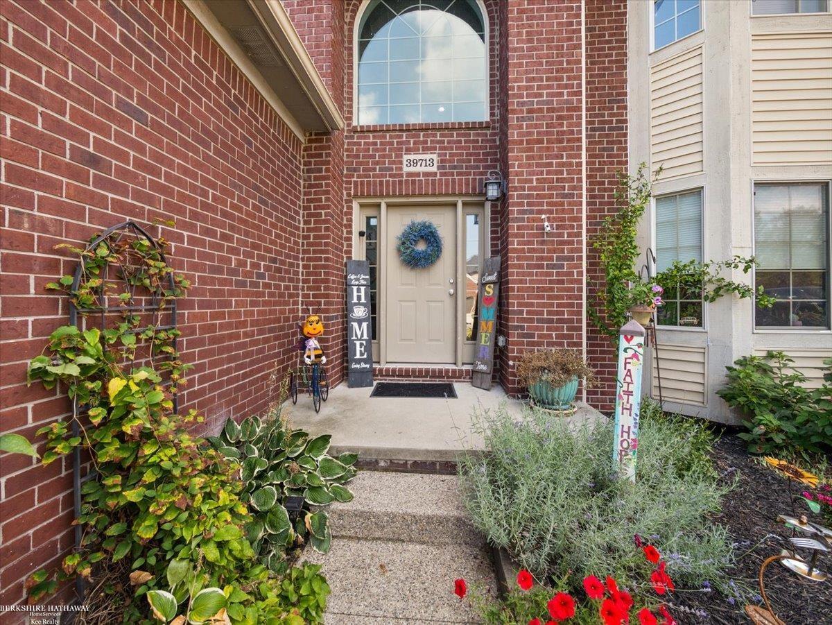 Harrison Twp, Michigan 48045, United States, 4 Bedrooms Bedrooms, ,3 BathroomsBathrooms,Residential,Active,227178