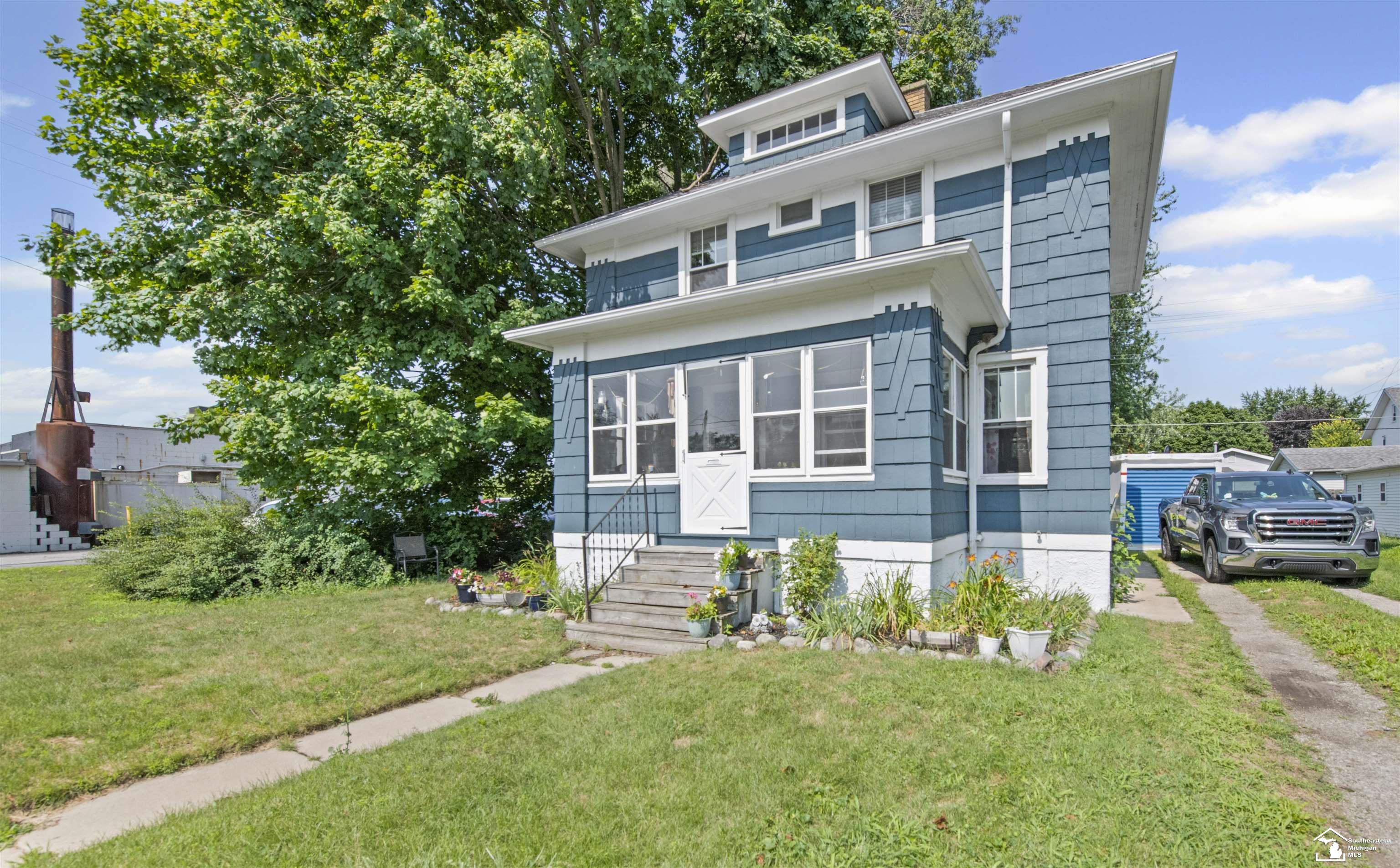 121 N Roessler Street