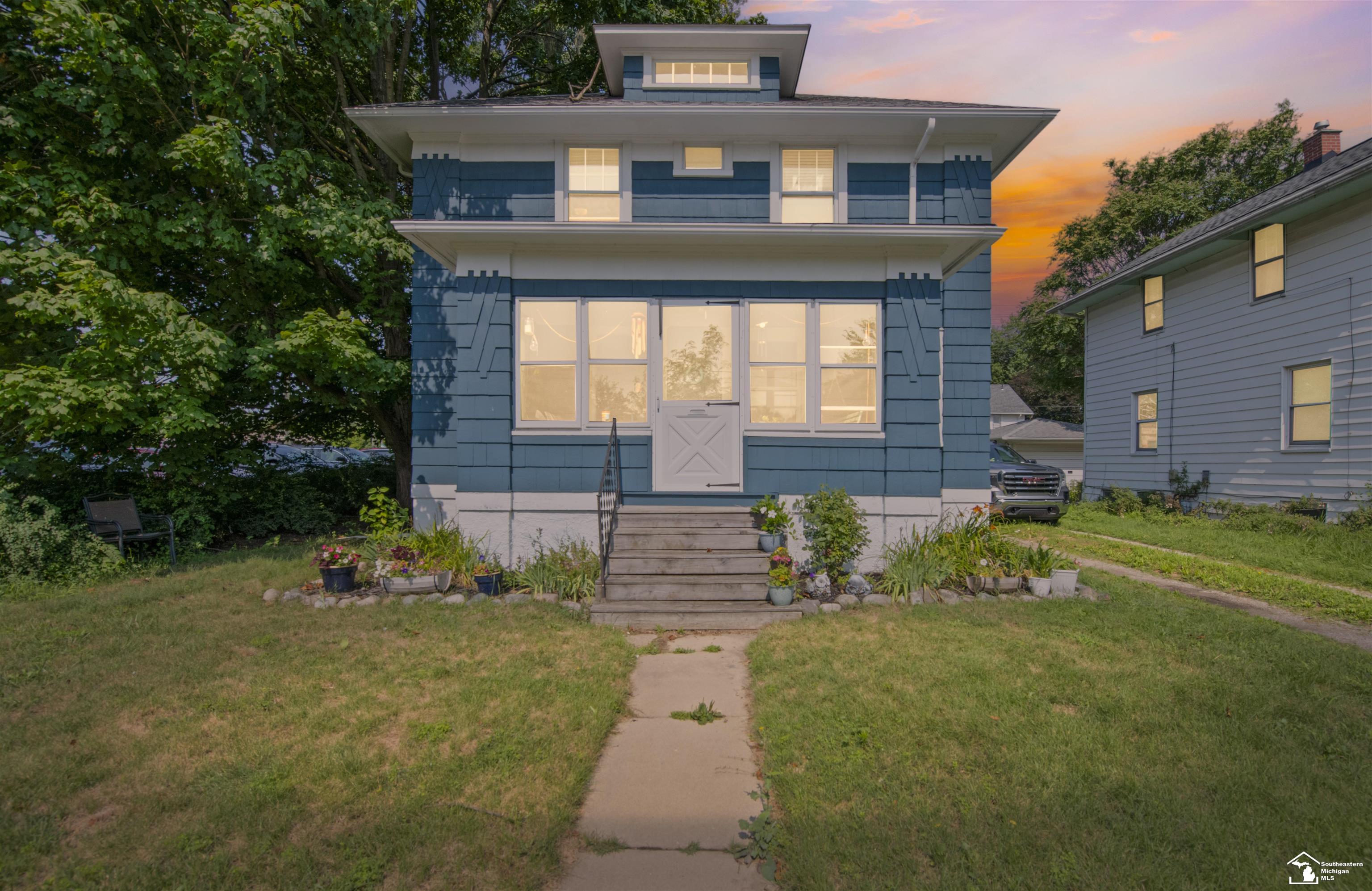 121 N Roessler Street