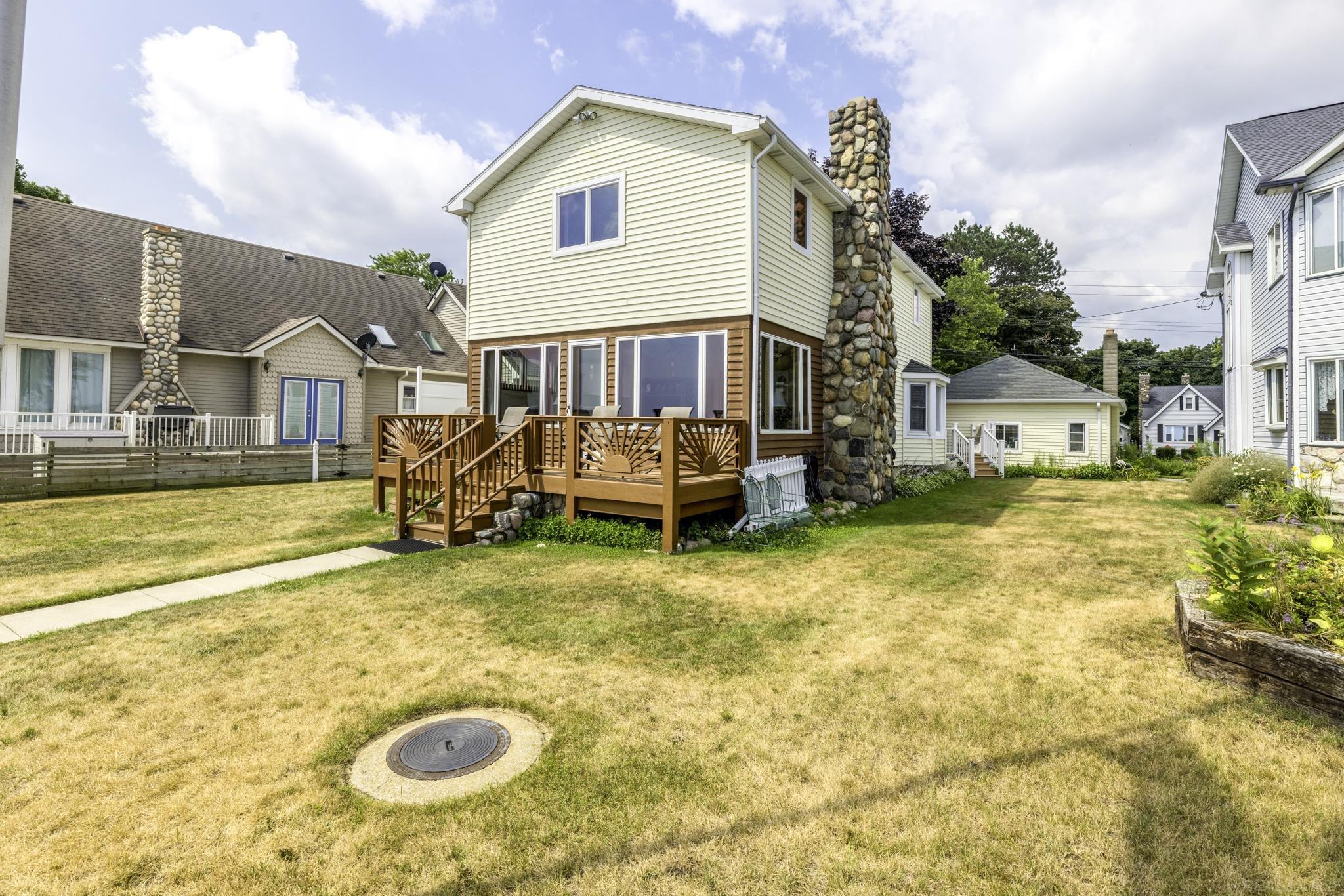 7769 Lakeview Drive
