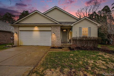 Photo of 2661 Signature Circle, Pinckney, MI 48169 (MLS # 60976226)