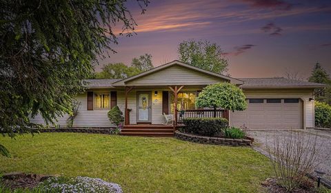 Photo of 8249 Kimble Drive, Pinckney, MI 48169 (MLS # 70531672)