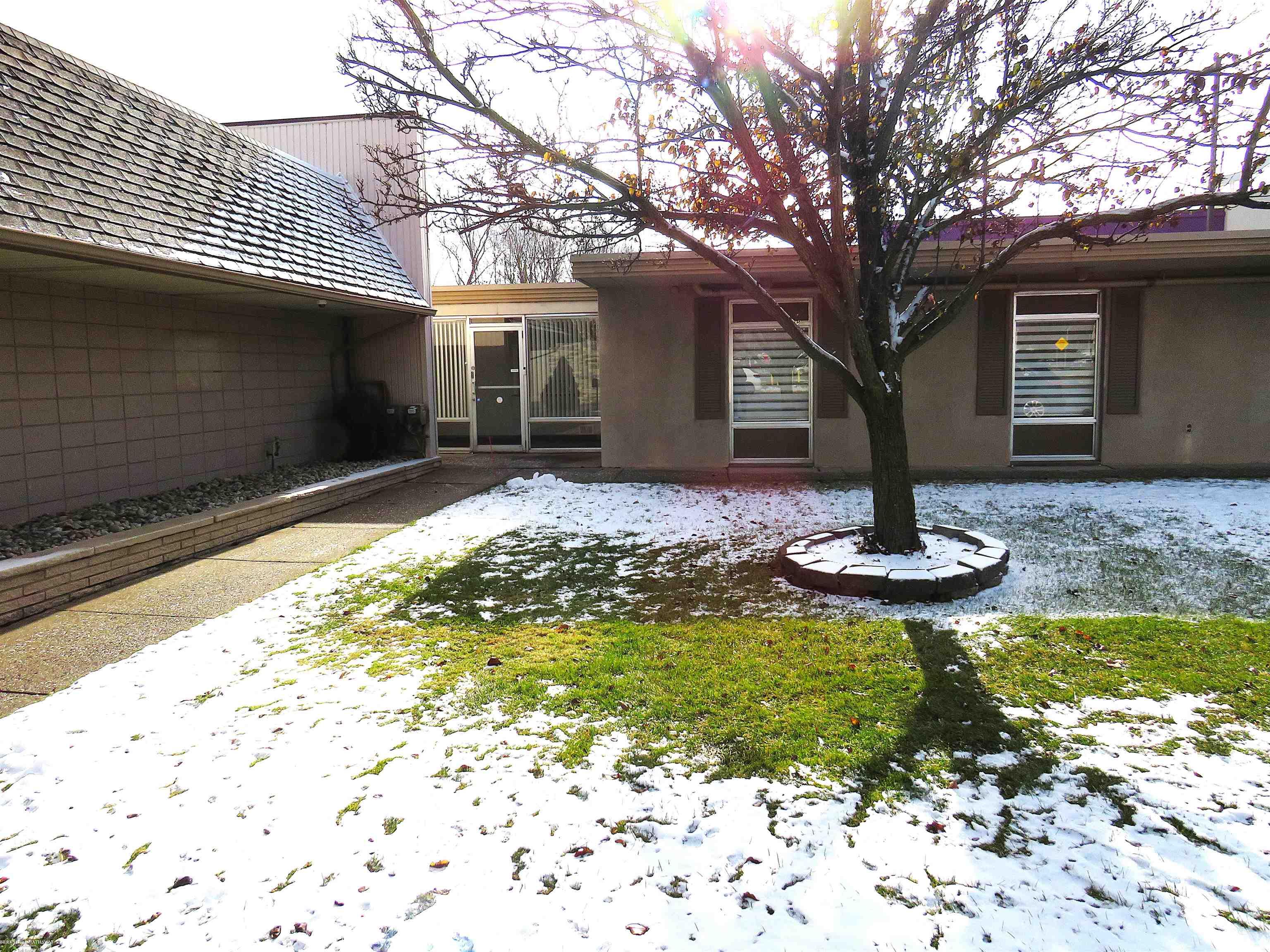 Clinton Township, Michigan 48036, United States, ,Residential,Active,251932