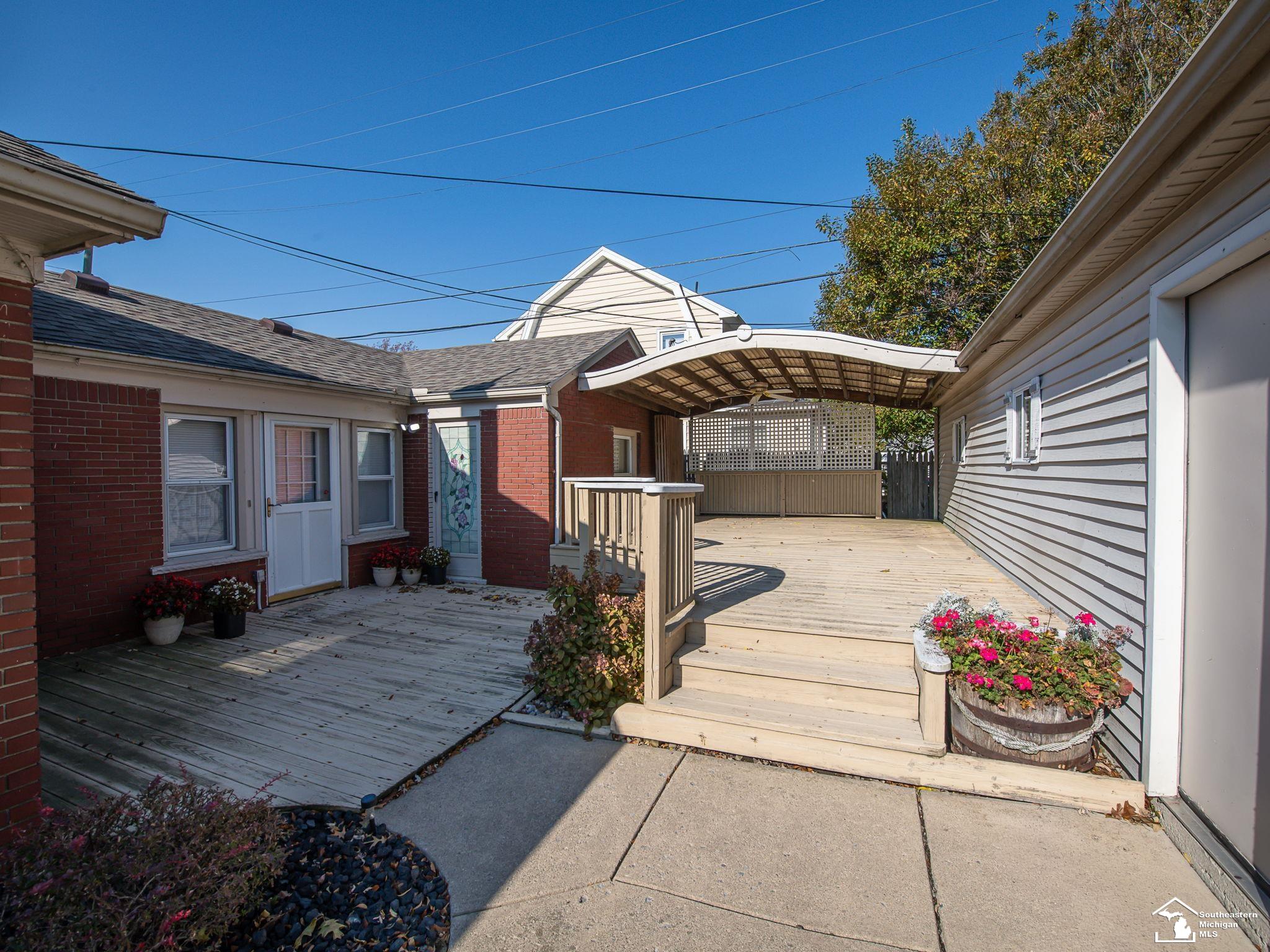 3211 Parkwood Street