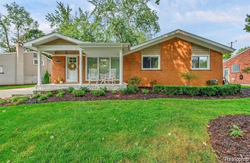 1341 CATALPA Drive