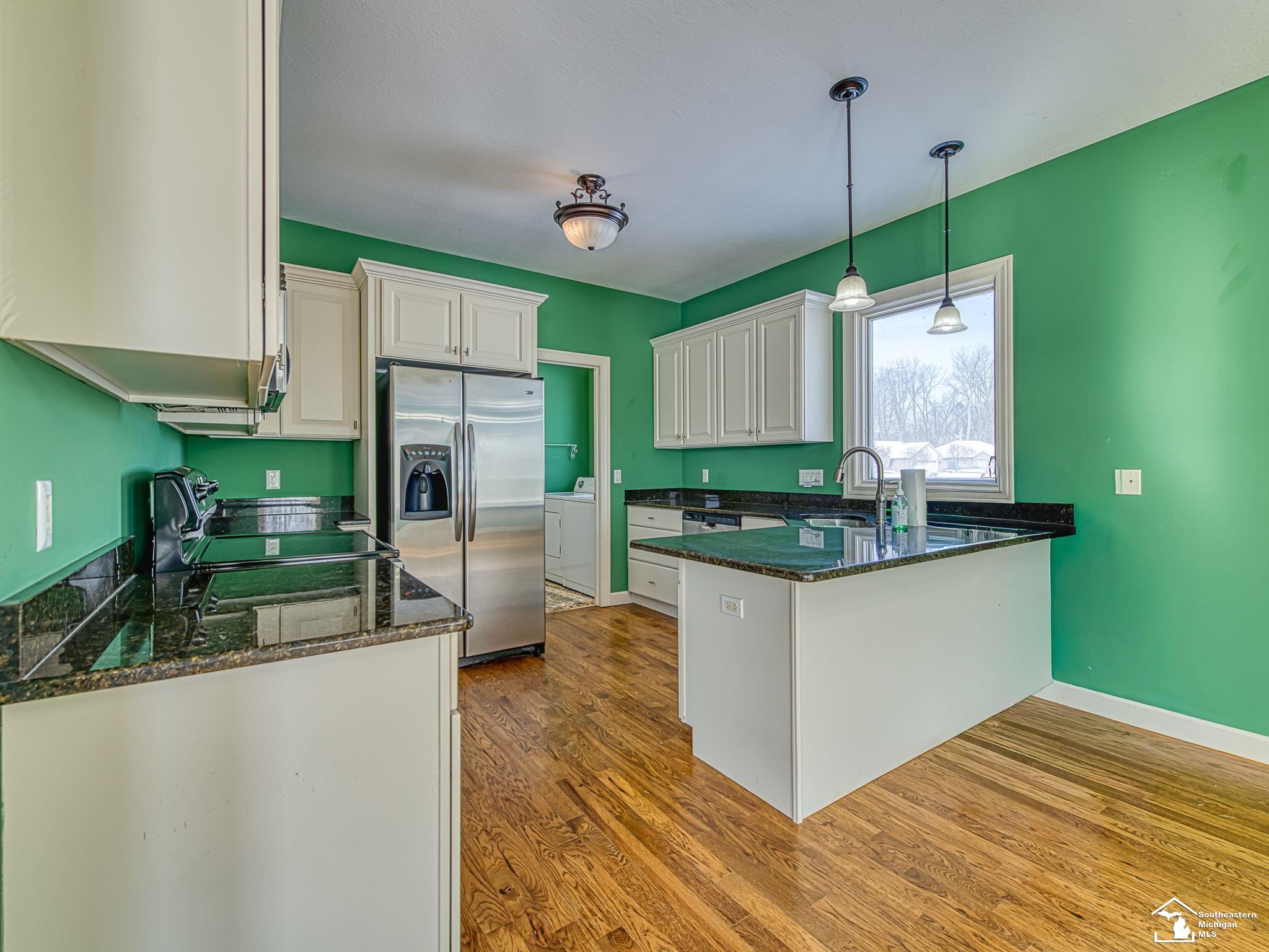 568 Rose Crest Boulevard