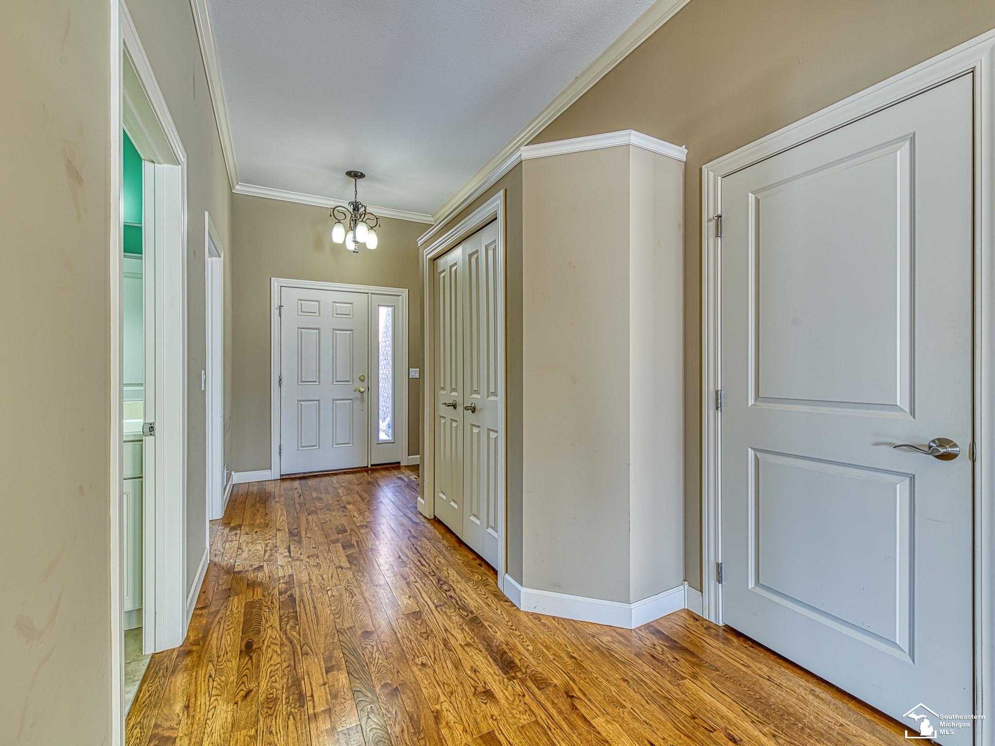 568 Rose Crest Boulevard