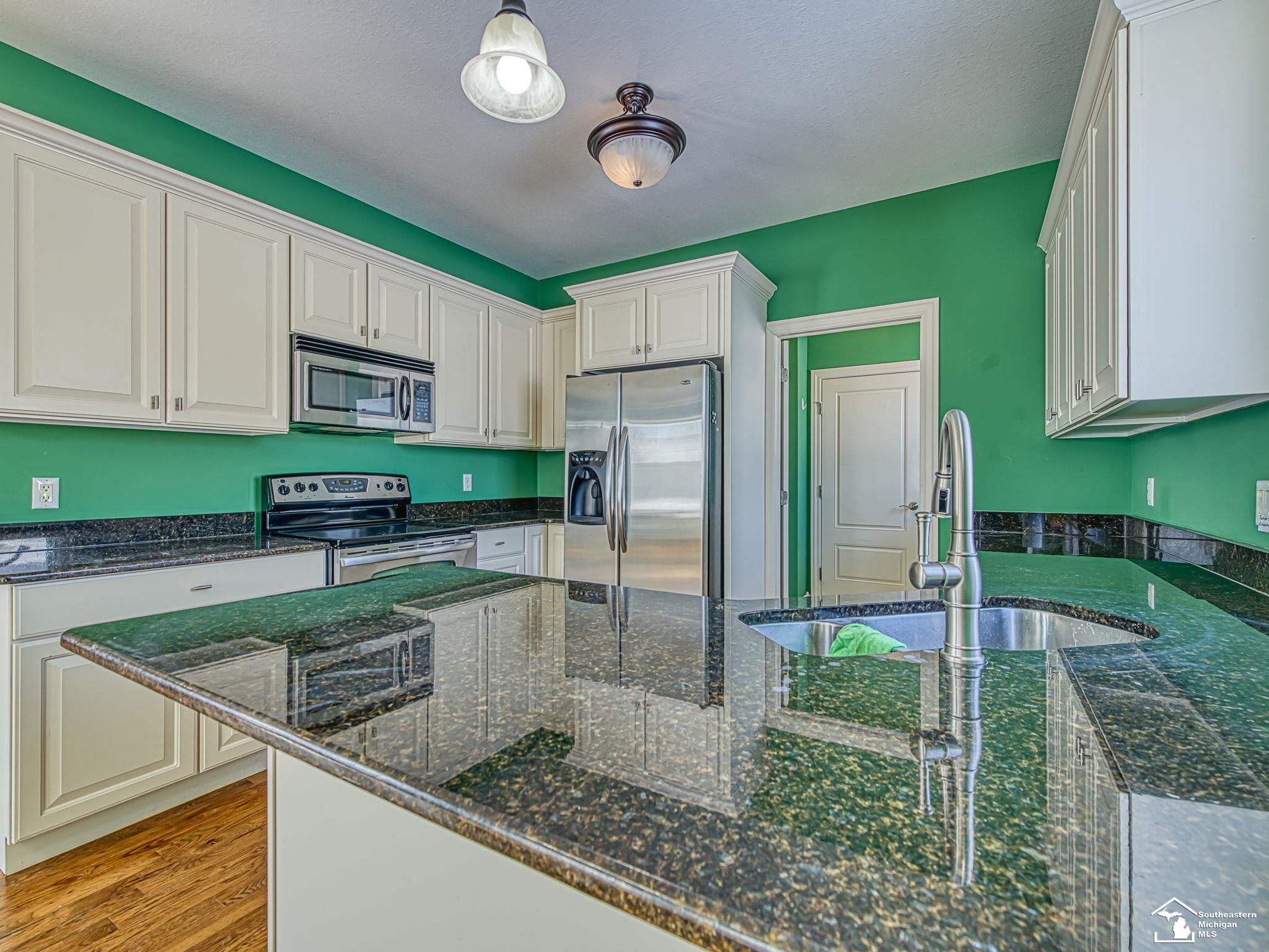 568 Rose Crest Boulevard