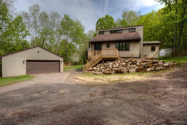 5481 CENTER DR, HURLEY, WI 54534 - Image c46579f7de9bb345a42df7fd0fd7df16/400775259