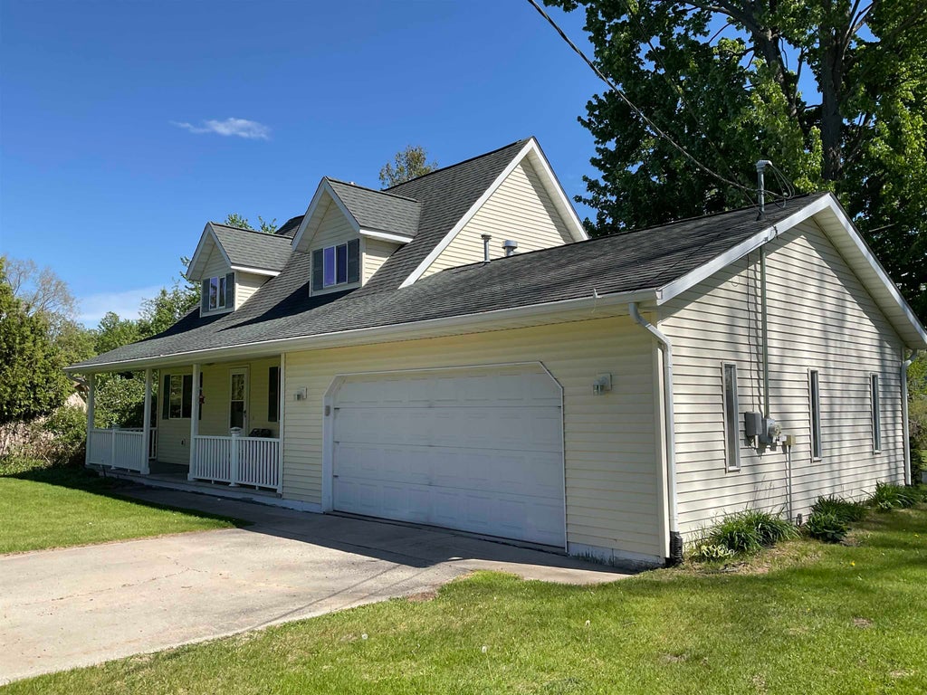 Photo of 270 Witbeck Drive, Clare, MI 48617 (MLS # 50209290)