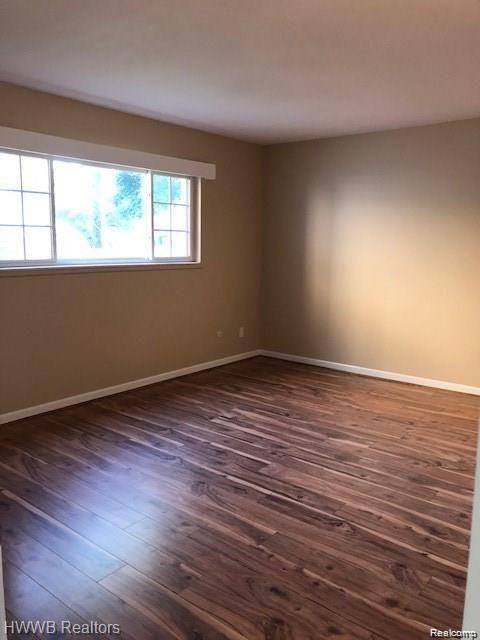 Rochester Hills, Michigan 48309, United States, 2 Bedrooms Bedrooms, ,1 BathroomBathrooms,Residential,Active,220185