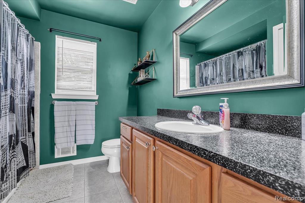 Chesterfield, Michigan 48047, United States, 3 Bedrooms Bedrooms, ,3 BathroomsBathrooms,Residential,Pending,192825