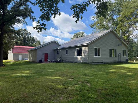 Photo of 2565 M 30, Beaverton, MI 48612 (MLS # 50199027)