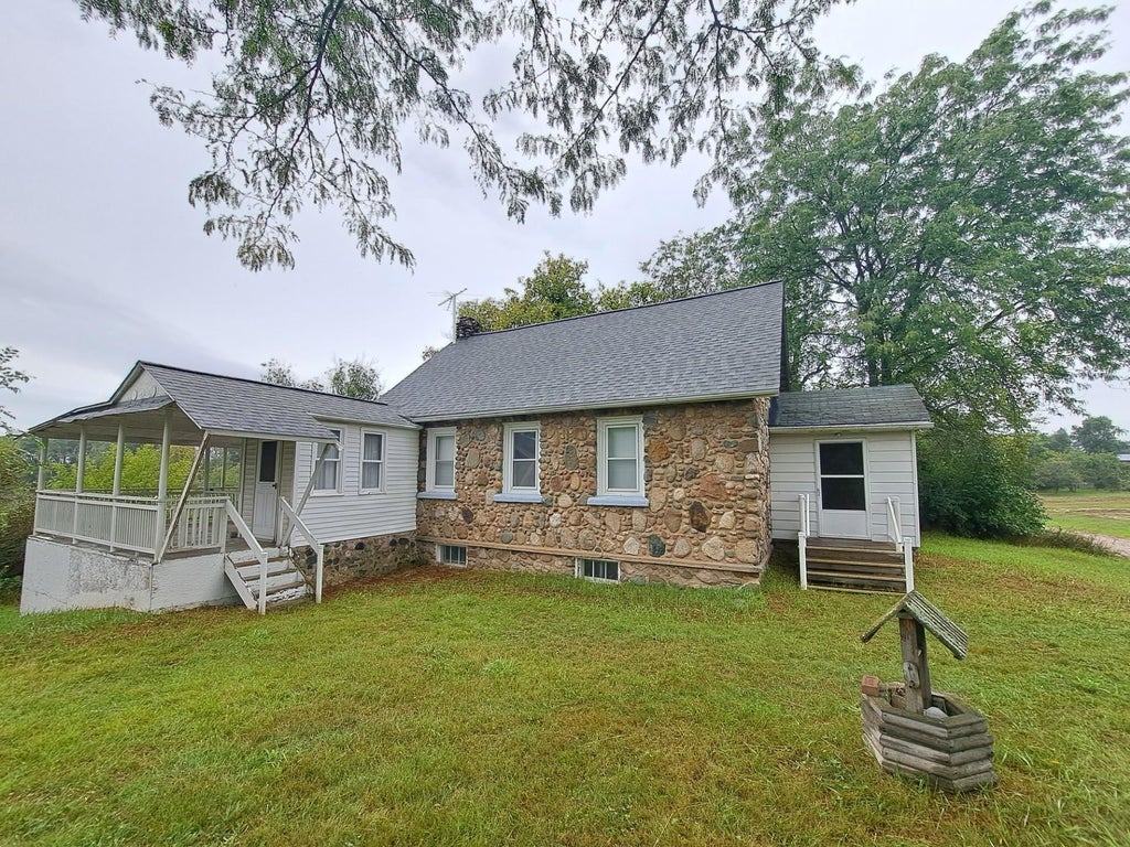 Photo of 10301 N Loomis Street, Clare, MI 48617 (MLS # 50221956)