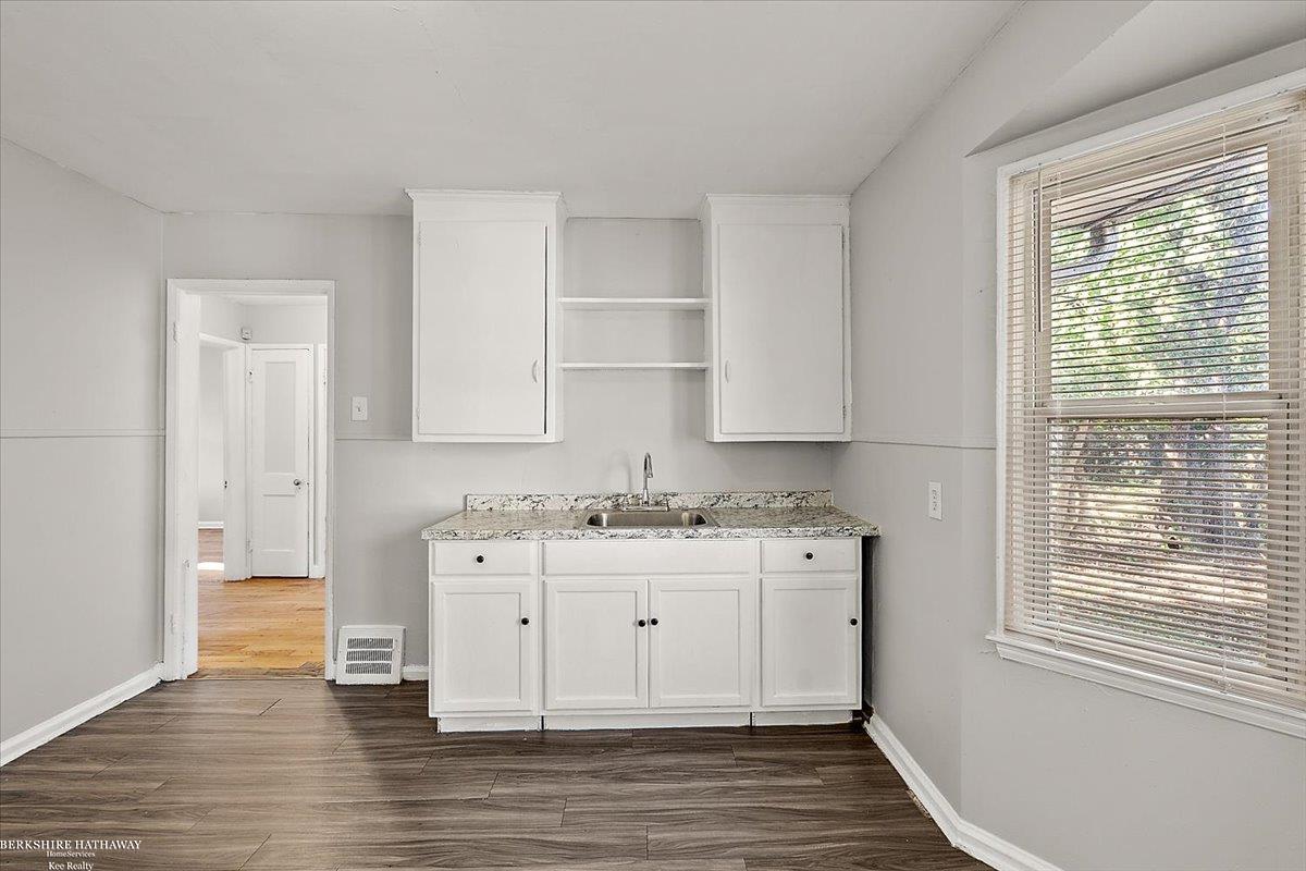 Detroit, Michigan 48224, United States, 3 Bedrooms Bedrooms, ,1 BathroomBathrooms,Residential,Active,246182