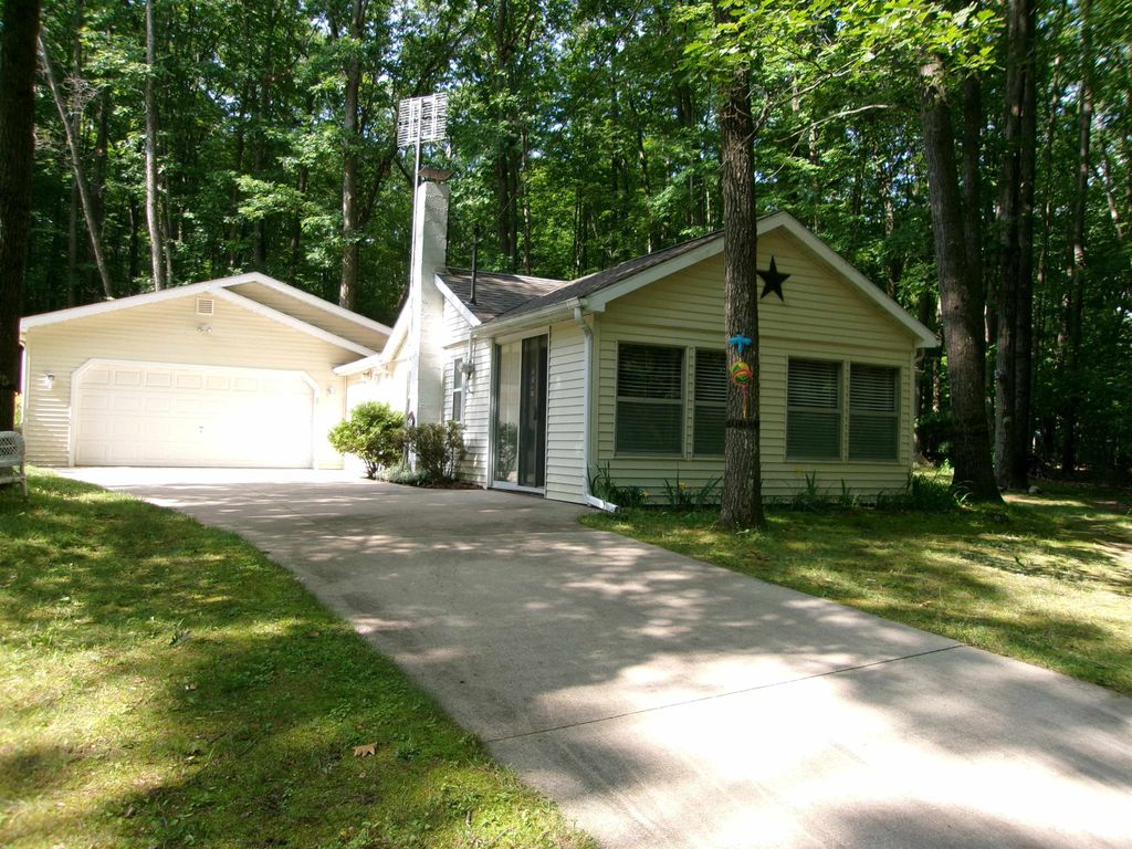 Photo of 742 Bungo Lake Road, Harrison, MI 48625 (MLS # 50181136)