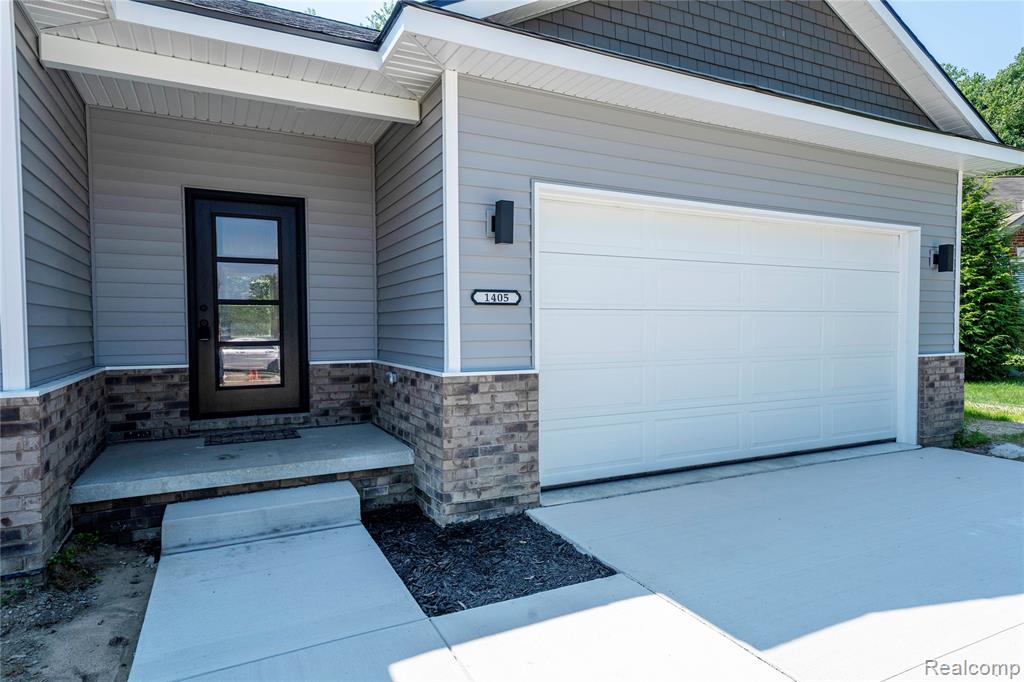1405 Cedarcrest Drive