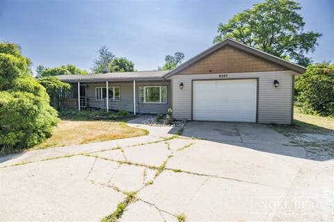 Photo of 4147 S Brooks Road, Muskegon, MI 49444 (MLS # 70548186)