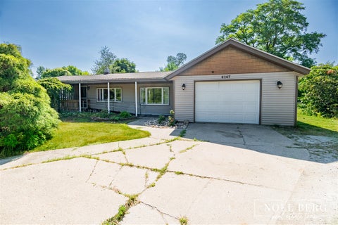 Photo of 4147 S Brooks Road, Muskegon, MI 49444 (MLS # 70548186)