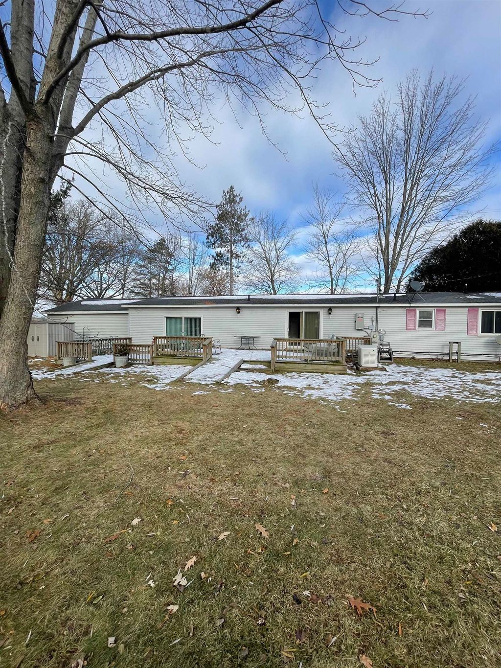 Photo of 4690 E Herrick Road, Clare, MI 48617 (MLS # 50196914)