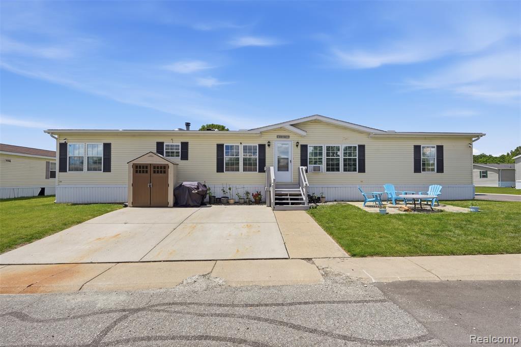 28725 Parkview