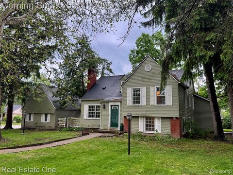 Photo of 1815 Edgewood Blvd Boulevard, Berkley, MI 48072 (MLS # 60994453)