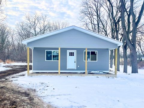 Photo of 1422 Cooper Street, Jackson, MI 49202 (MLS # 70508932)