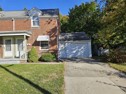 Photo of 702 Leland Court, Adrian, MI 49221 (MLS # 70508618)